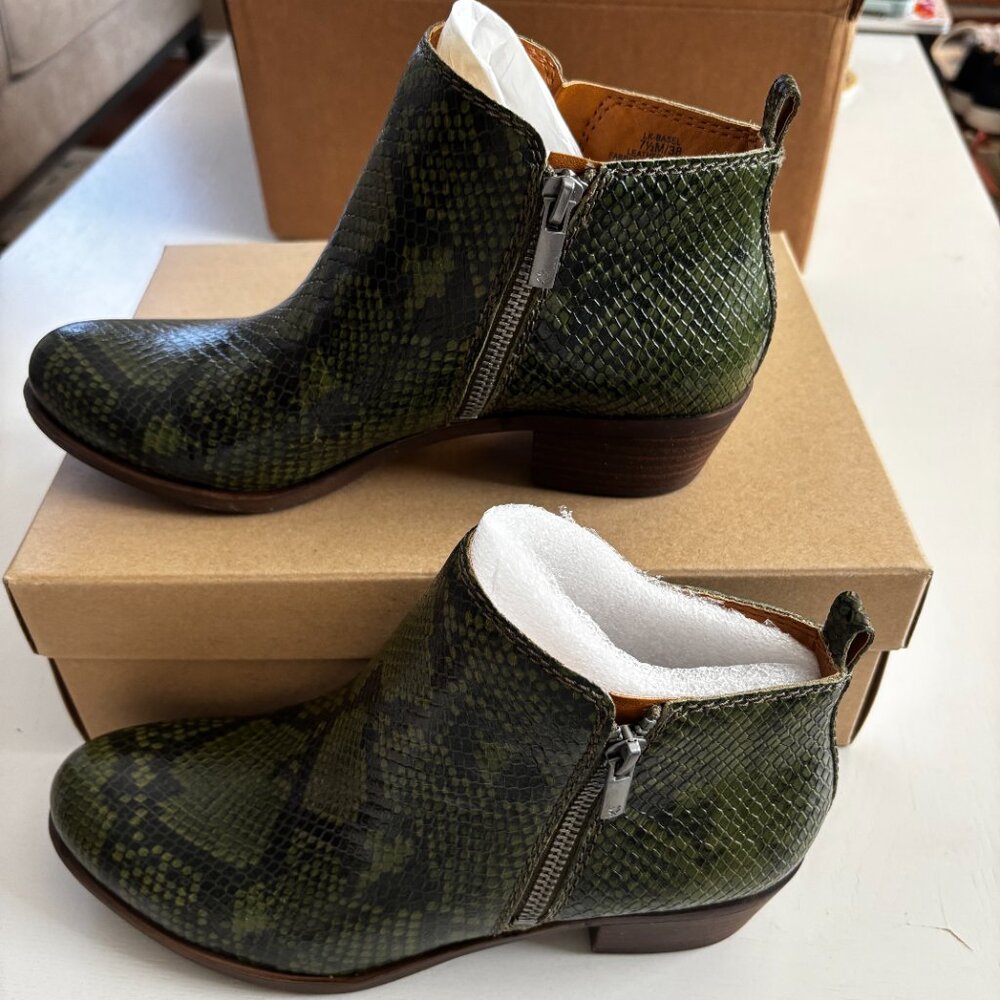 New in Box Lucky Brand Basel Ankle Boot Green Snake 7.5